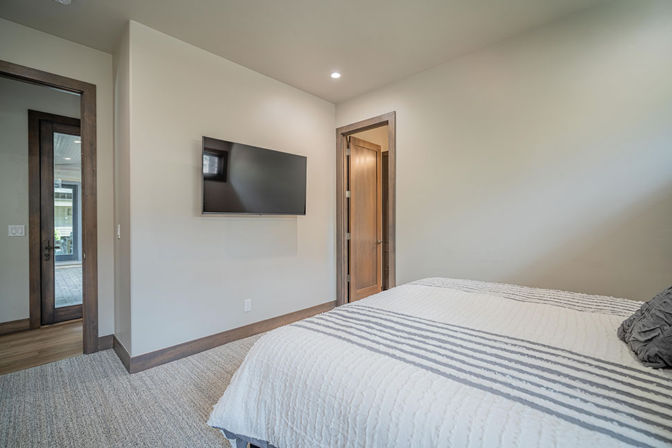 Contemporary Plan with 2979 Sq. Ft., 4 Bedrooms, 5 Bathrooms, 2 Car Garage Picture 34