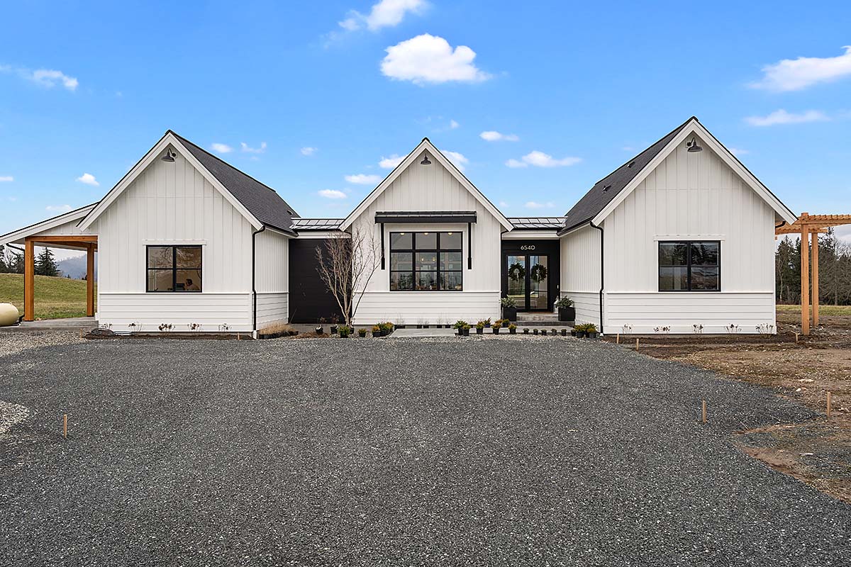 Contemporary, Farmhouse Plan with 2267 Sq. Ft., 3 Bedrooms, 3 Bathrooms Elevation