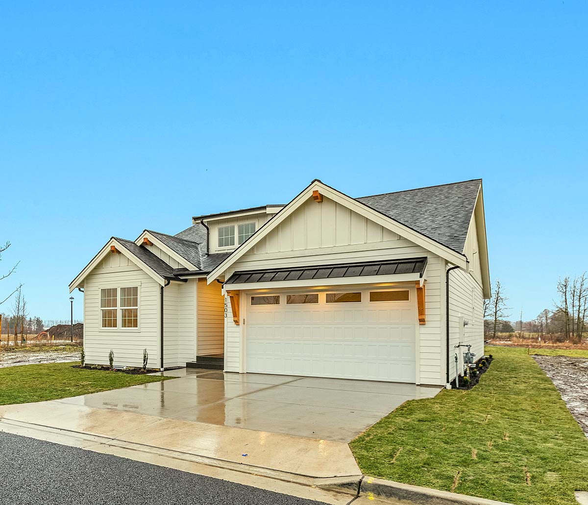 Craftsman, Farmhouse, Ranch Plan with 1497 Sq. Ft., 3 Bedrooms, 2 Bathrooms, 2 Car Garage Picture 2