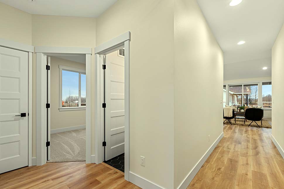 Craftsman, Farmhouse, Ranch Plan with 1497 Sq. Ft., 3 Bedrooms, 2 Bathrooms, 2 Car Garage Picture 11