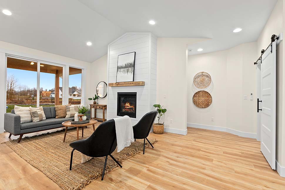 Craftsman, Farmhouse, Ranch Plan with 1497 Sq. Ft., 3 Bedrooms, 2 Bathrooms, 2 Car Garage Picture 14