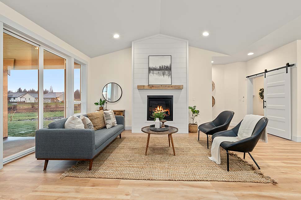 Craftsman, Farmhouse, Ranch Plan with 1497 Sq. Ft., 3 Bedrooms, 2 Bathrooms, 2 Car Garage Picture 15