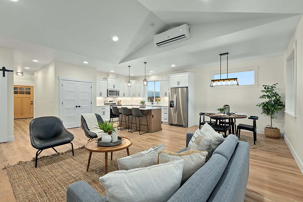 Craftsman, Farmhouse, Ranch Plan with 1497 Sq. Ft., 3 Bedrooms, 2 Bathrooms, 2 Car Garage Picture 18