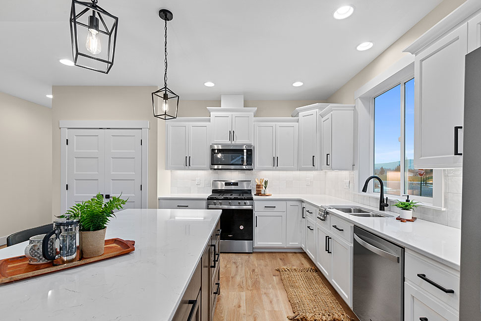 Craftsman, Farmhouse, Ranch Plan with 1497 Sq. Ft., 3 Bedrooms, 2 Bathrooms, 2 Car Garage Picture 22