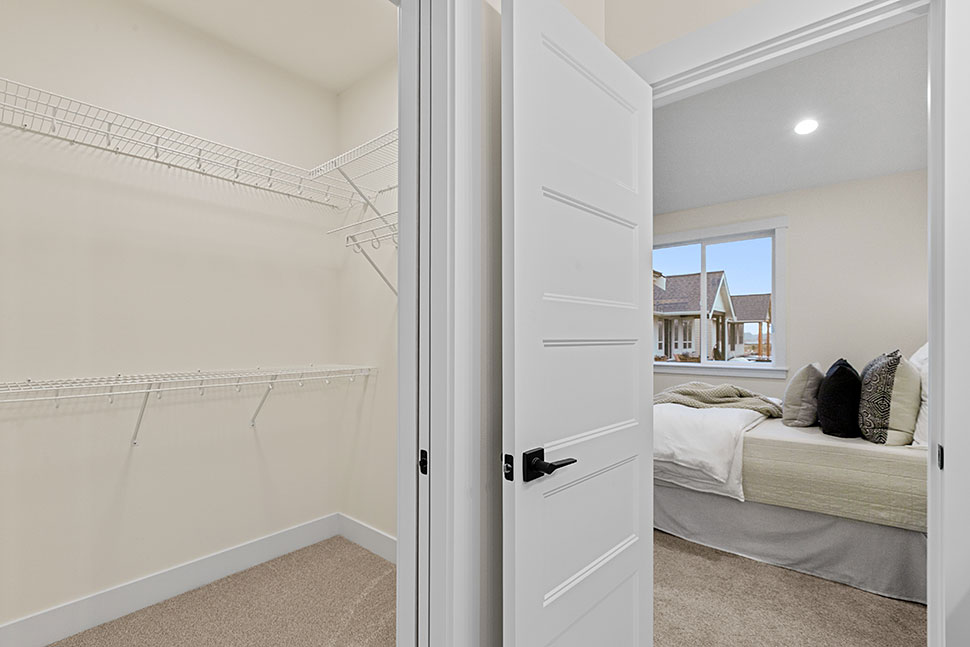 Craftsman, Farmhouse, Ranch Plan with 1497 Sq. Ft., 3 Bedrooms, 2 Bathrooms, 2 Car Garage Picture 27