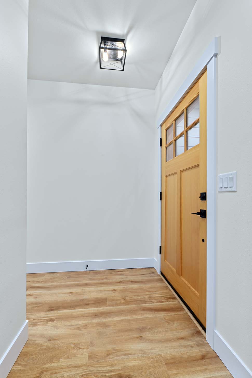 Craftsman, Farmhouse, Ranch Plan with 1497 Sq. Ft., 3 Bedrooms, 2 Bathrooms, 2 Car Garage Picture 10