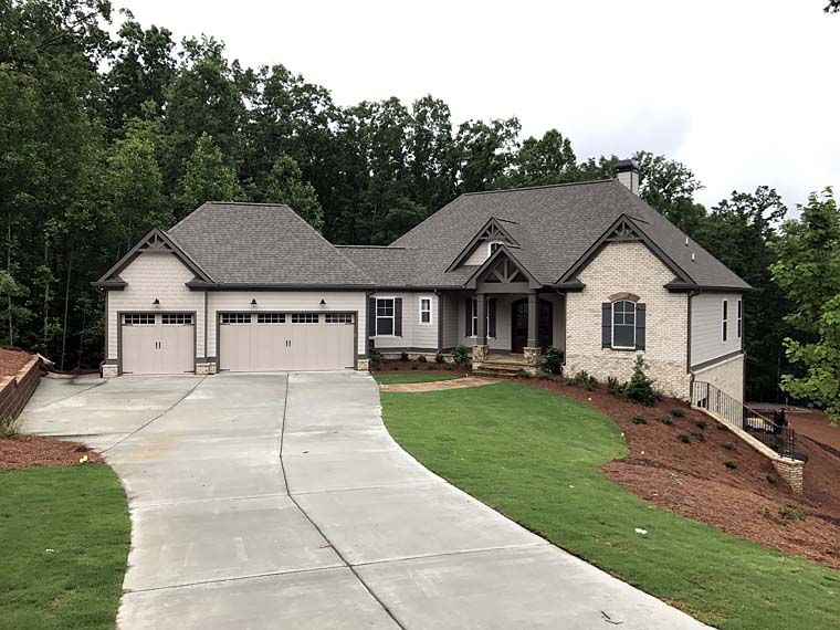 Cottage, Country, Craftsman, Traditional Plan with 3041 Sq. Ft., 4 Bedrooms, 4 Bathrooms, 3 Car Garage Picture 2