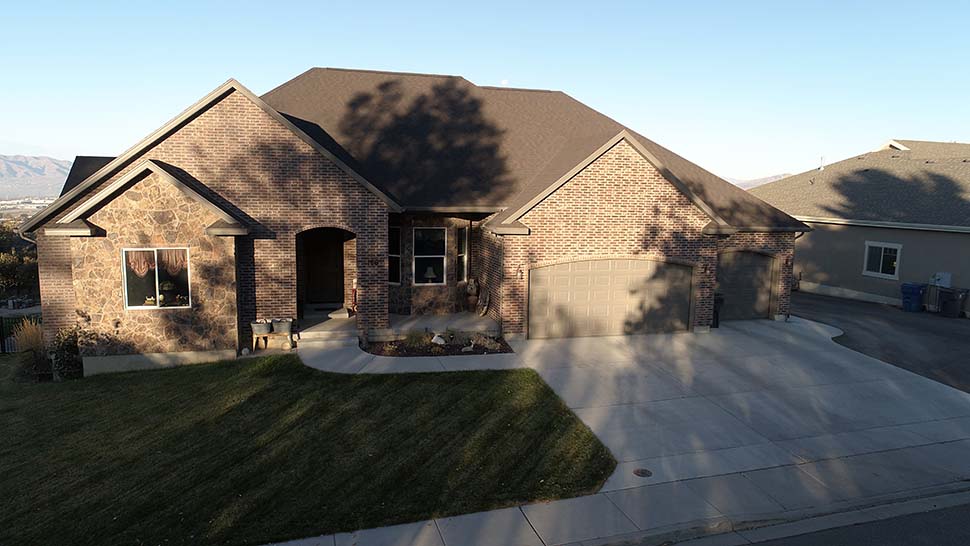 Ranch, Traditional Plan with 2428 Sq. Ft., 4 Bedrooms, 3 Bathrooms, 3 Car Garage Picture 12