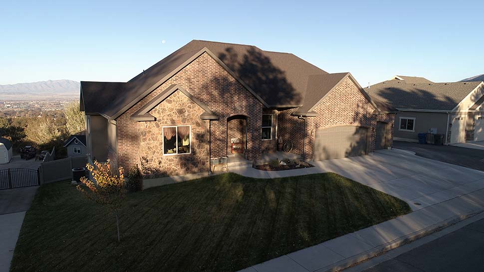 Ranch, Traditional Plan with 2428 Sq. Ft., 4 Bedrooms, 3 Bathrooms, 3 Car Garage Picture 13