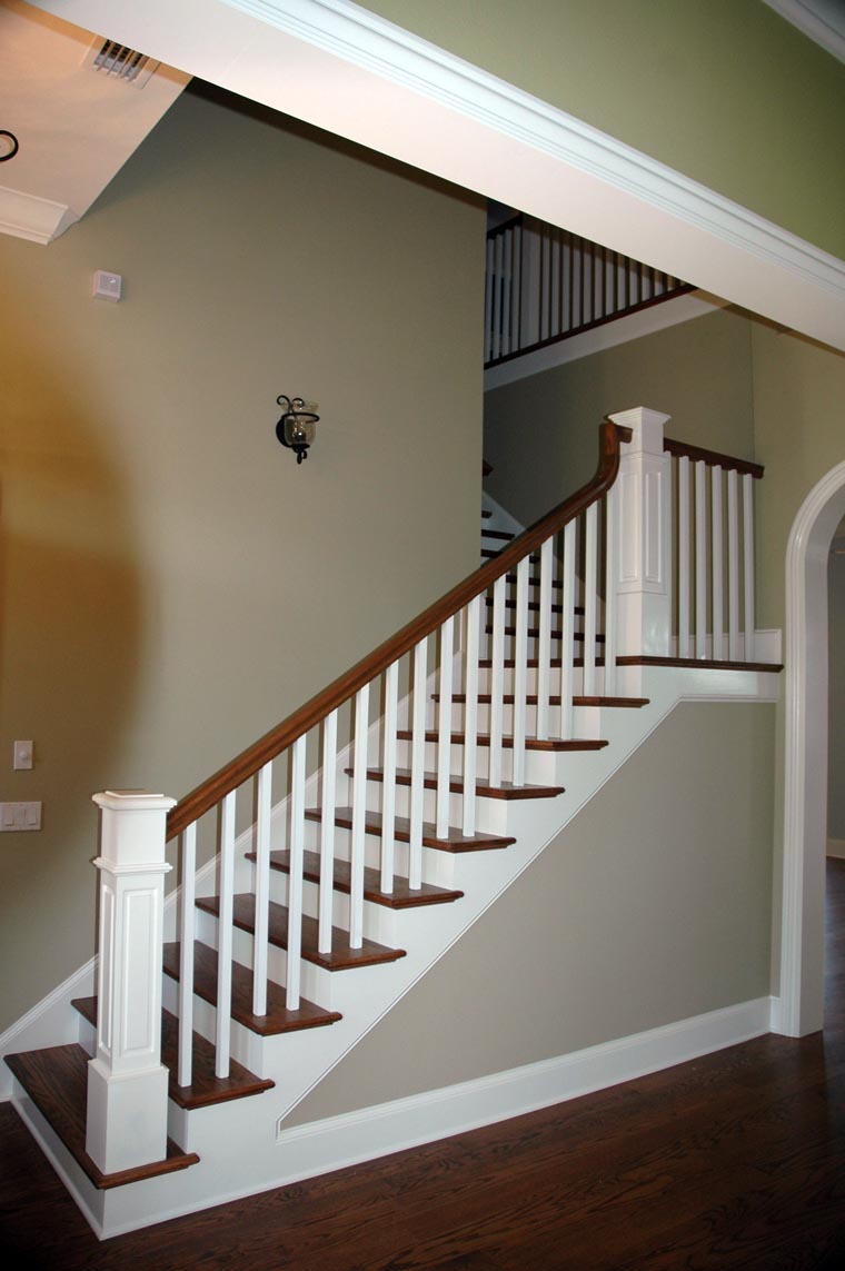 Colonial Plan with 4457 Sq. Ft., 5 Bedrooms, 4 Bathrooms, 2 Car Garage Picture 13