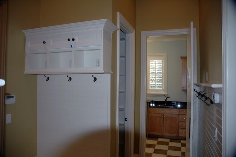 Colonial Plan with 4457 Sq. Ft., 5 Bedrooms, 4 Bathrooms, 2 Car Garage Picture 10