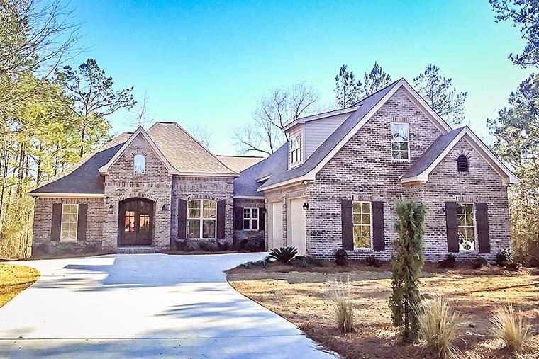 European, French Country, Traditional Plan with 2405 Sq. Ft., 3 Bedrooms, 3 Bathrooms, 2 Car Garage Elevation