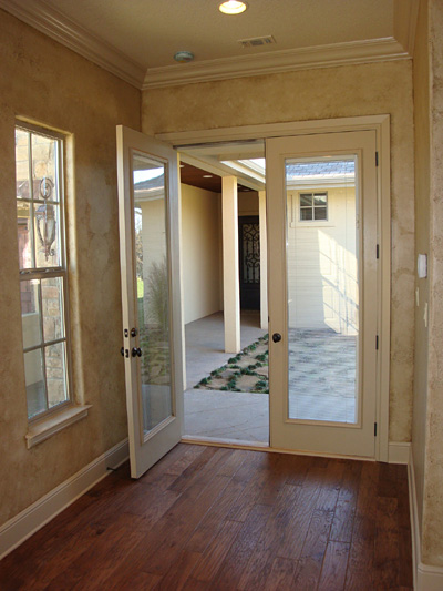 European, Traditional Plan with 3400 Sq. Ft., 3 Bedrooms, 3 Bathrooms, 2 Car Garage Picture 5