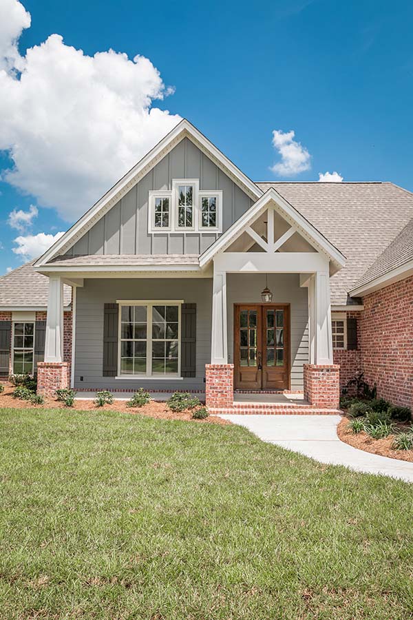 Country, Craftsman, Traditional Plan with 2329 Sq. Ft., 4 Bedrooms, 3 Bathrooms, 2 Car Garage Picture 3
