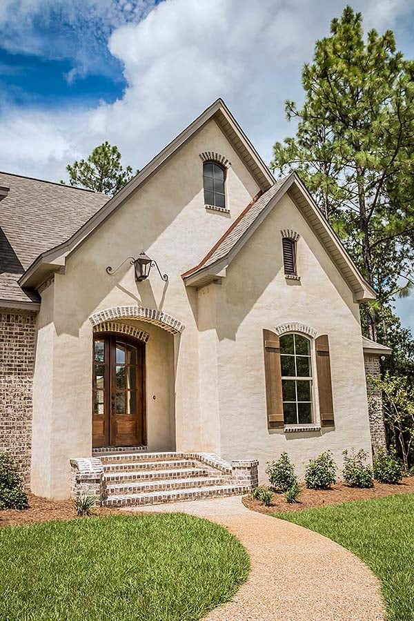 European, French Country, Southern, Traditional Plan with 2399 Sq. Ft., 4 Bedrooms, 3 Bathrooms, 2 Car Garage Picture 2