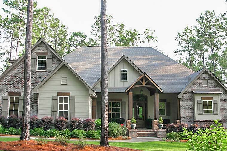 Country, Craftsman, Traditional Plan with 2597 Sq. Ft., 3 Bedrooms, 3 Bathrooms, 2 Car Garage Picture 2