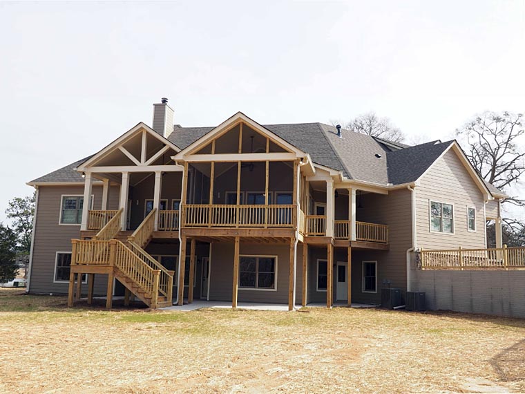 Cottage, Country, Craftsman, Traditional Plan with 2818 Sq. Ft., 3 Bedrooms, 3 Bathrooms, 2 Car Garage Rear Elevation