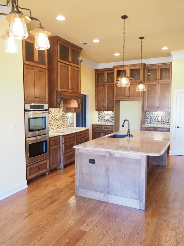 Cottage, Craftsman, Traditional Plan with 2467 Sq. Ft., 3 Bedrooms, 3 Bathrooms, 2 Car Garage Picture 8