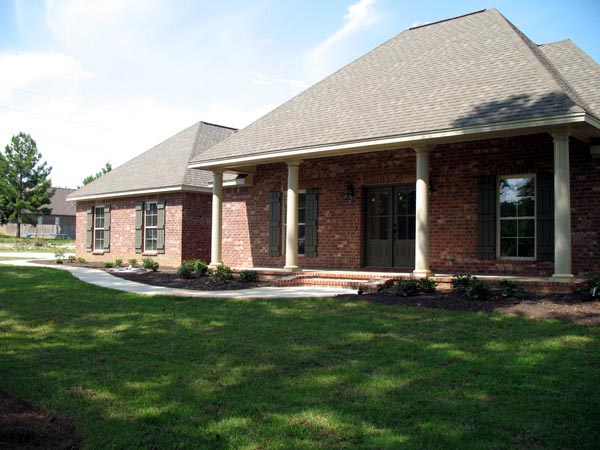 Country, European, Traditional Plan with 1635 Sq. Ft., 3 Bedrooms, 2 Bathrooms, 2 Car Garage Picture 6