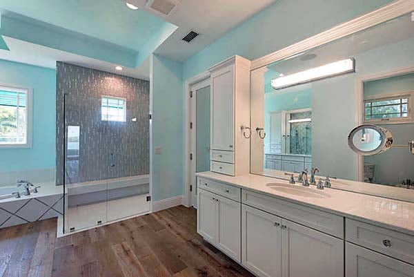 Coastal, Contemporary, Florida Plan with 3433 Sq. Ft., 3 Bedrooms, 5 Bathrooms, 2 Car Garage Picture 5