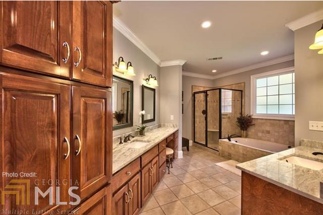 Colonial, European, Greek Revival Plan with 3912 Sq. Ft., 4 Bedrooms, 5 Bathrooms, 3 Car Garage Picture 25