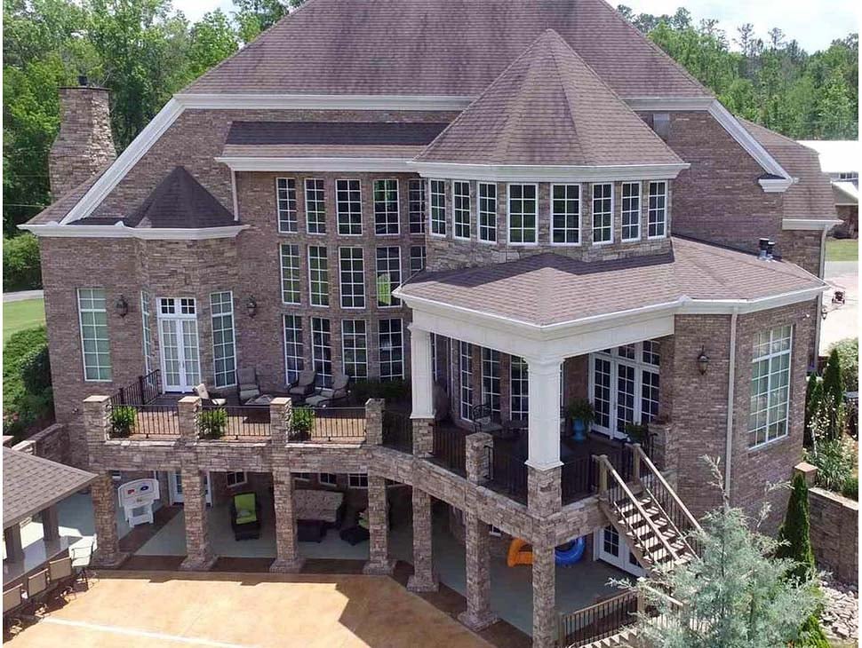 European, Traditional Plan with 4140 Sq. Ft., 4 Bedrooms, 5 Bathrooms, 3 Car Garage Picture 3