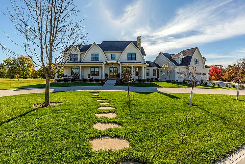Country, Farmhouse, Southern Plan with 4724 Sq. Ft., 5 Bedrooms, 6 Bathrooms, 4 Car Garage Elevation