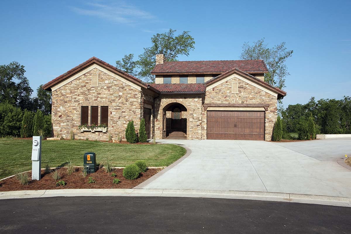 Southwest, Tuscan Plan with 3547 Sq. Ft., 4 Bedrooms, 3 Bathrooms, 3 Car Garage Picture 2