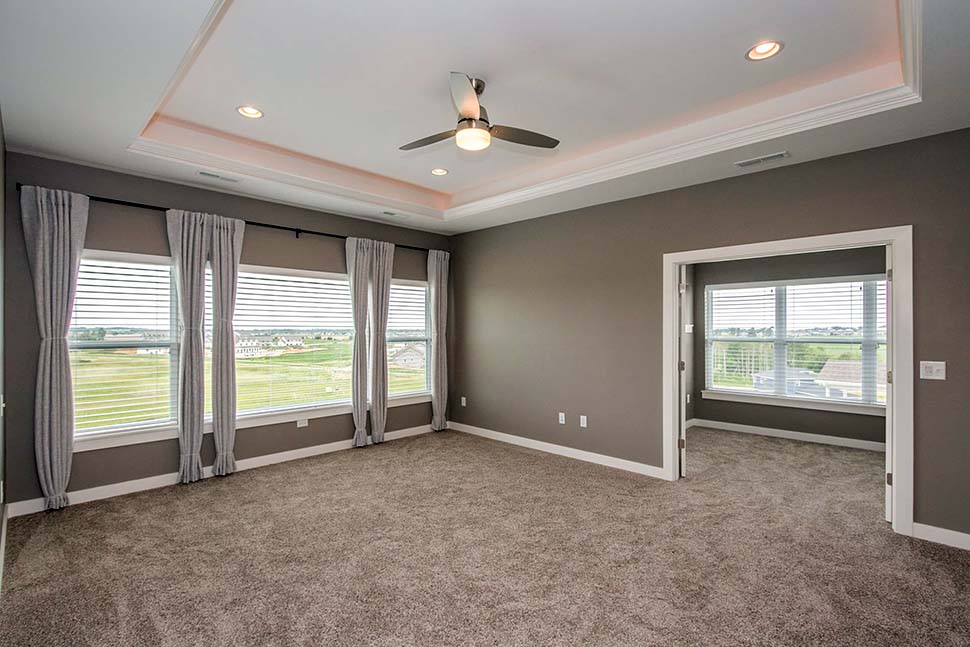 Craftsman, Ranch Plan with 4388 Sq. Ft., 6 Bedrooms, 5 Bathrooms, 3 Car Garage Picture 11