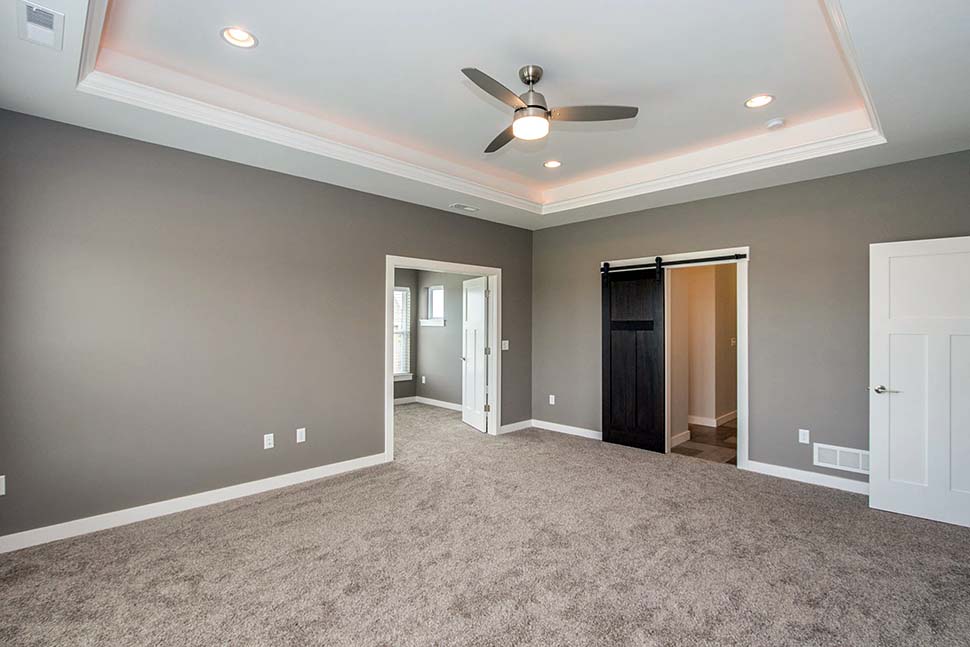 Craftsman, Ranch Plan with 4388 Sq. Ft., 6 Bedrooms, 5 Bathrooms, 3 Car Garage Picture 12