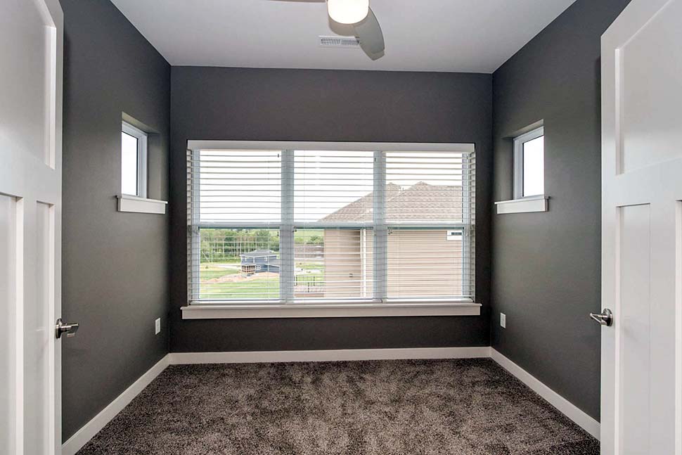 Craftsman, Ranch Plan with 4388 Sq. Ft., 6 Bedrooms, 5 Bathrooms, 3 Car Garage Picture 14