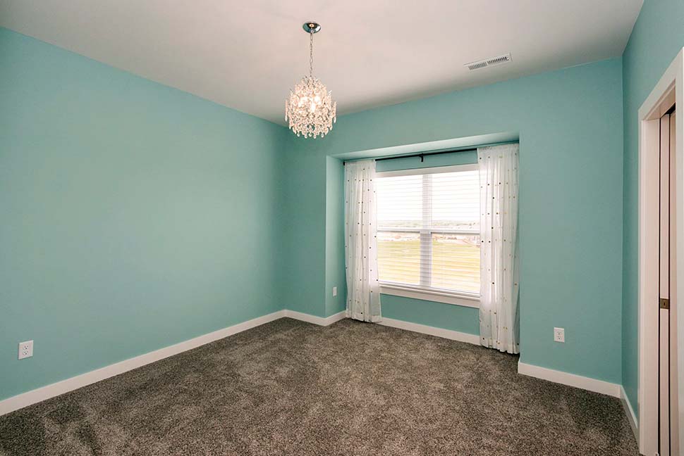 Craftsman, Ranch Plan with 4388 Sq. Ft., 6 Bedrooms, 5 Bathrooms, 3 Car Garage Picture 15