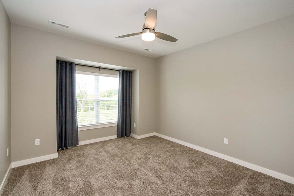 Craftsman, Ranch Plan with 4388 Sq. Ft., 6 Bedrooms, 5 Bathrooms, 3 Car Garage Picture 17