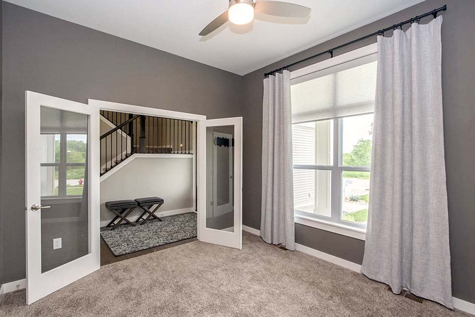 Craftsman, Ranch Plan with 4388 Sq. Ft., 6 Bedrooms, 5 Bathrooms, 3 Car Garage Picture 19