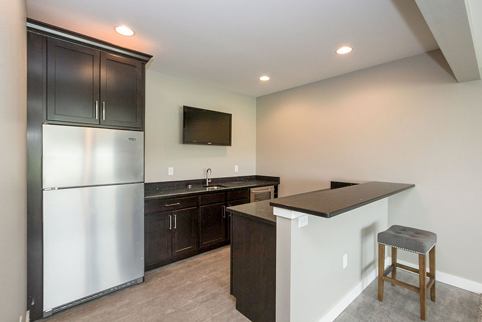 Craftsman, Ranch Plan with 4388 Sq. Ft., 6 Bedrooms, 5 Bathrooms, 3 Car Garage Picture 20