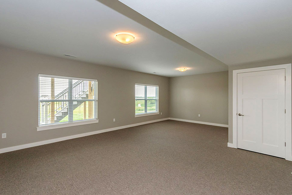 Craftsman, Ranch Plan with 4388 Sq. Ft., 6 Bedrooms, 5 Bathrooms, 3 Car Garage Picture 21