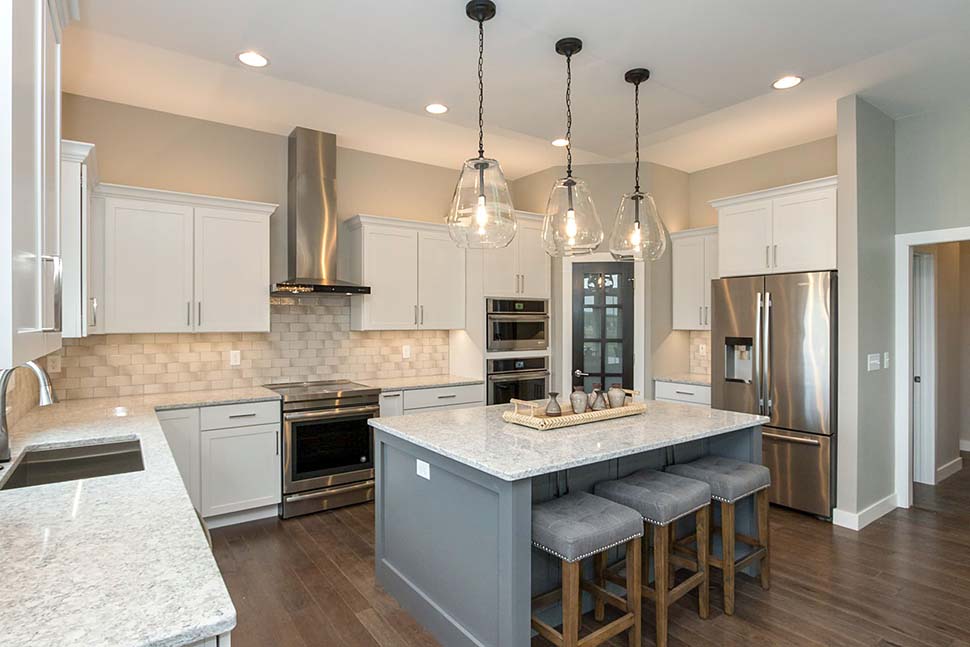 Craftsman, Ranch Plan with 4388 Sq. Ft., 6 Bedrooms, 5 Bathrooms, 3 Car Garage Picture 5