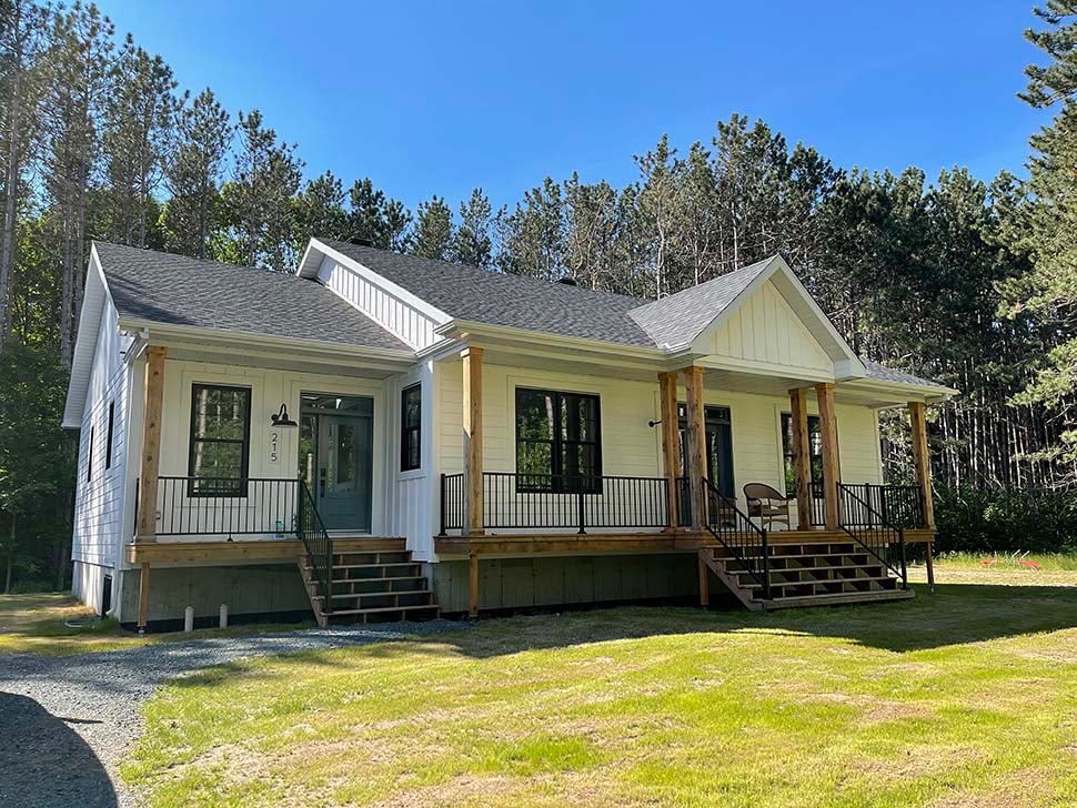 Cottage Plan with 1604 Sq. Ft., 2 Bedrooms, 2 Bathrooms Picture 4