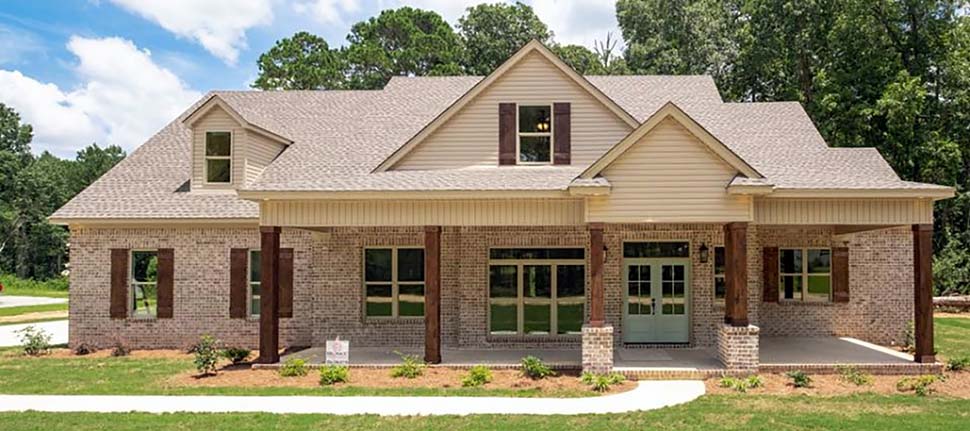 Bungalow, Country, Craftsman, Farmhouse, Traditional Plan with 2956 Sq. Ft., 4 Bedrooms, 3 Bathrooms, 2 Car Garage Elevation
