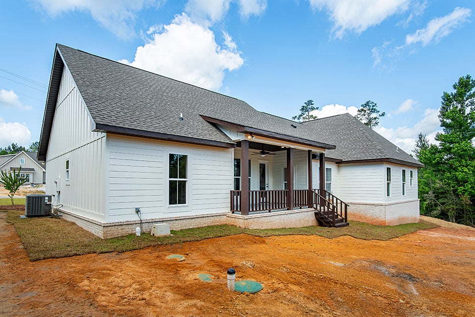 Country, Craftsman, Farmhouse, Traditional Plan with 2092 Sq. Ft., 4 Bedrooms, 2 Bathrooms, 2 Car Garage Picture 30