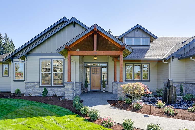 Craftsman, Ranch Plan with 2910 Sq. Ft., 3 Bedrooms, 3 Bathrooms, 3 Car Garage Picture 6