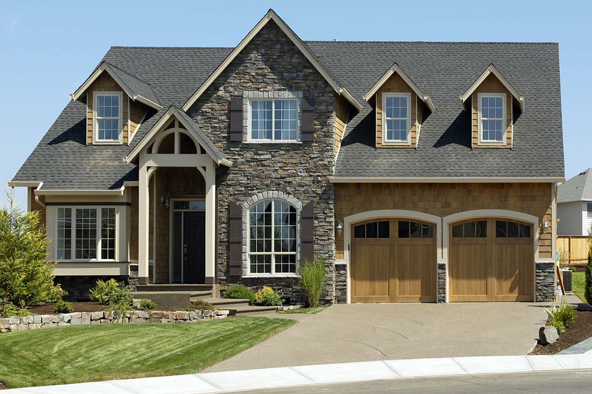 Craftsman, European, French Country, Traditional Plan with 2196 Sq. Ft., 4 Bedrooms, 3 Bathrooms, 3 Car Garage Picture 2