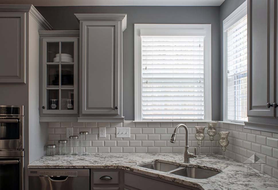 European, Traditional Plan with 2481 Sq. Ft., 4 Bedrooms, 3 Bathrooms, 2 Car Garage Picture 3