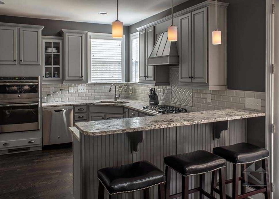 European, Traditional Plan with 2481 Sq. Ft., 4 Bedrooms, 3 Bathrooms, 2 Car Garage Picture 4