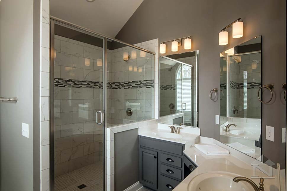 European, Traditional Plan with 2481 Sq. Ft., 4 Bedrooms, 3 Bathrooms, 2 Car Garage Picture 8