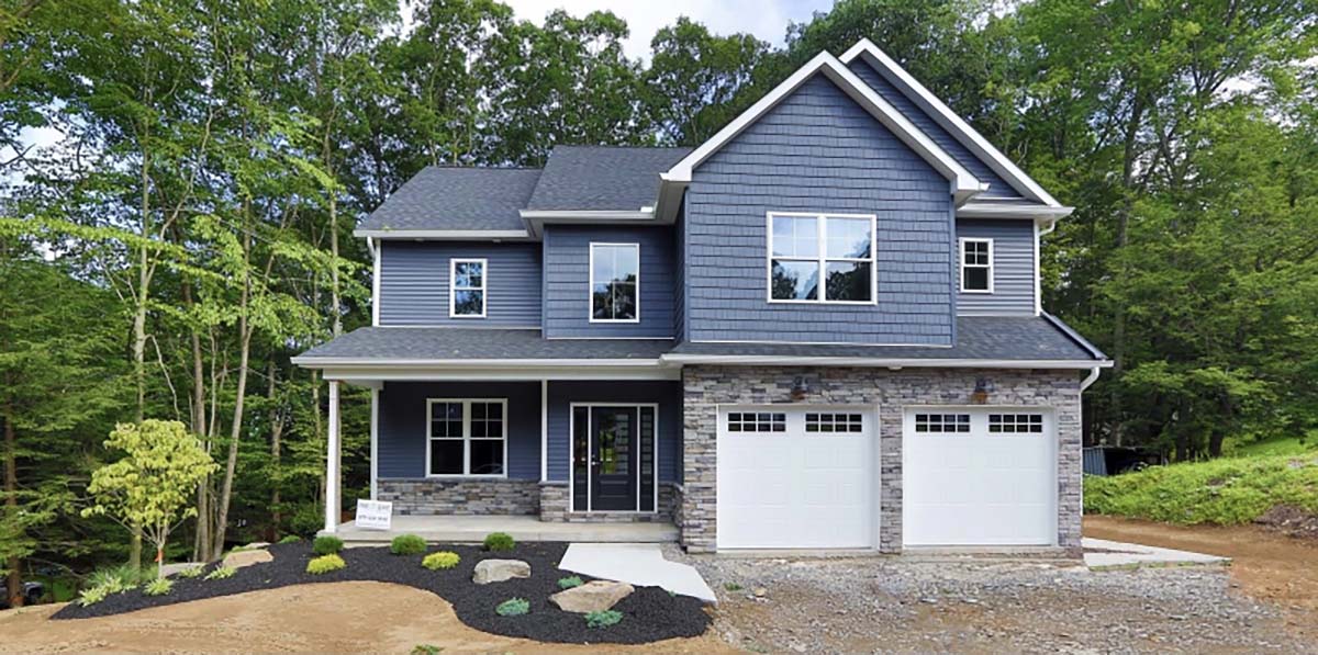 Colonial, Cottage, Country, Southern, Traditional Plan with 2328 Sq. Ft., 4 Bedrooms, 3 Bathrooms, 2 Car Garage Picture 2