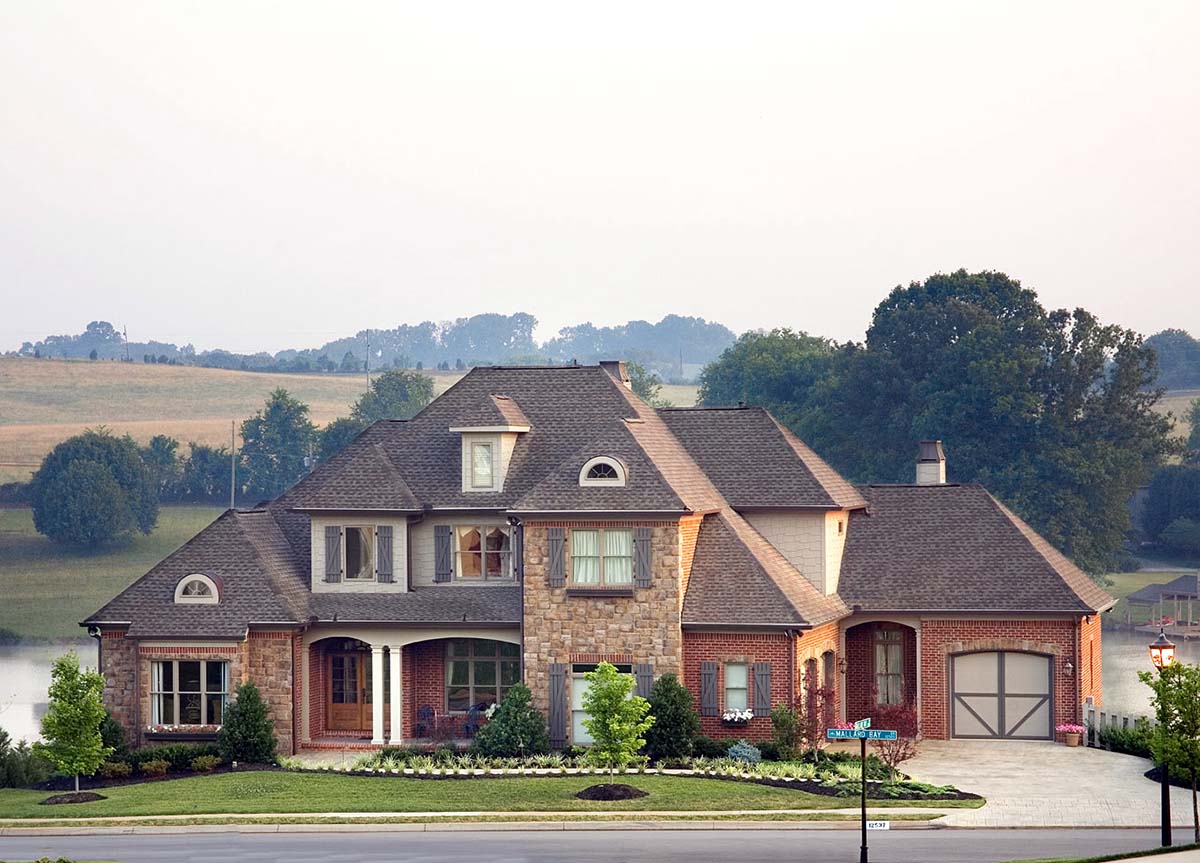 European, French Country Plan with 3482 Sq. Ft., 5 Bedrooms, 5 Bathrooms, 2 Car Garage Picture 2