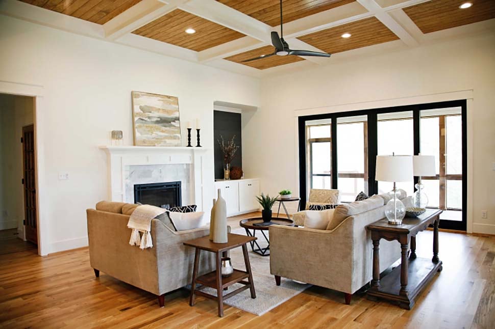 Craftsman, European, Tudor Plan with 3080 Sq. Ft., 4 Bedrooms, 4 Bathrooms, 3 Car Garage Picture 3