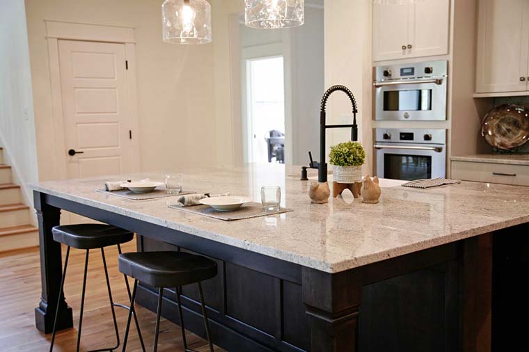 Craftsman, European, Tudor Plan with 3080 Sq. Ft., 4 Bedrooms, 4 Bathrooms, 3 Car Garage Picture 6