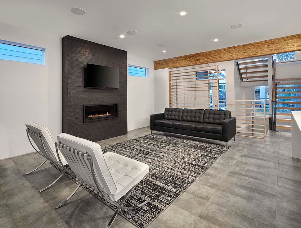 Modern Plan with 2694 Sq. Ft., 3 Bedrooms, 3 Bathrooms Picture 4